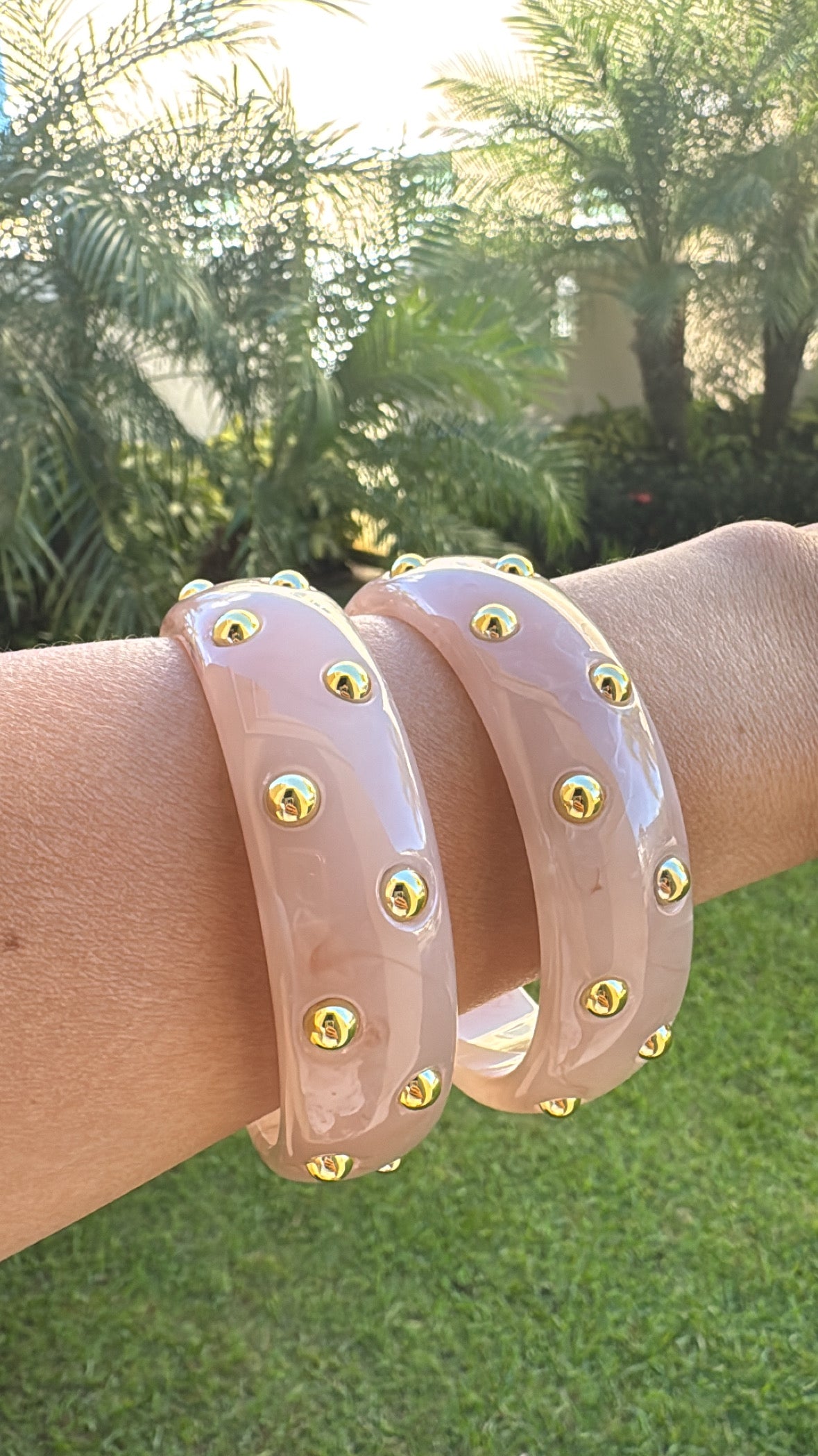 Amira Bold Resin Statement Bracelet – Blush Pink & Gold Details