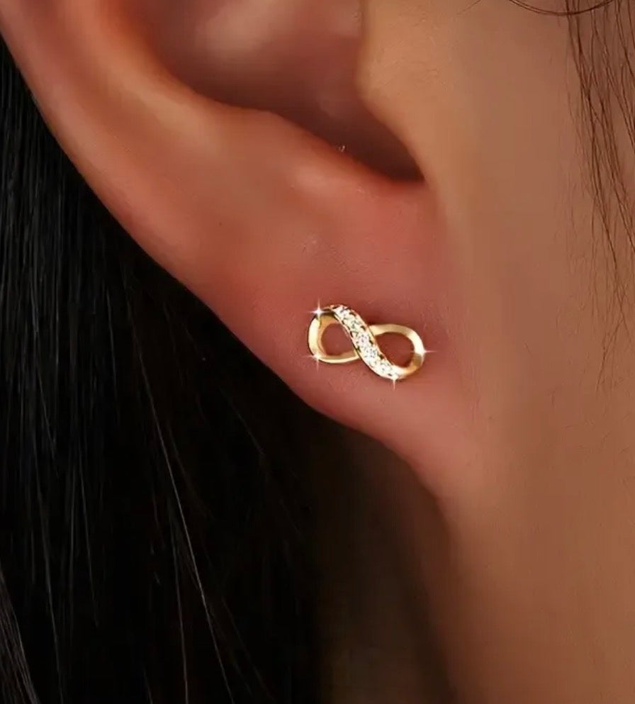 Infinity Stud Earrings – 18K Gold Plated Stainless Steel