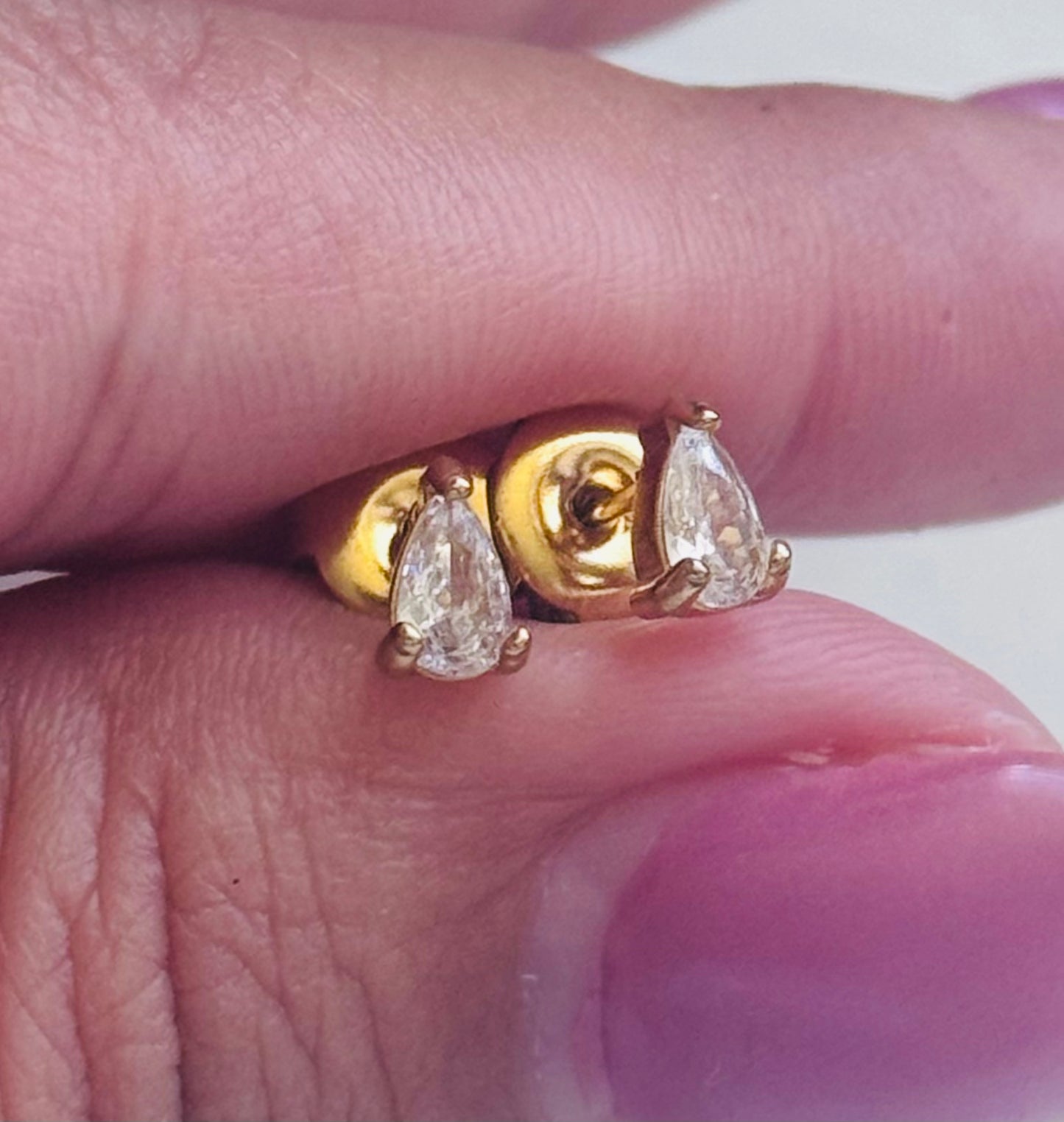 Kuyen Tear Drop Stud