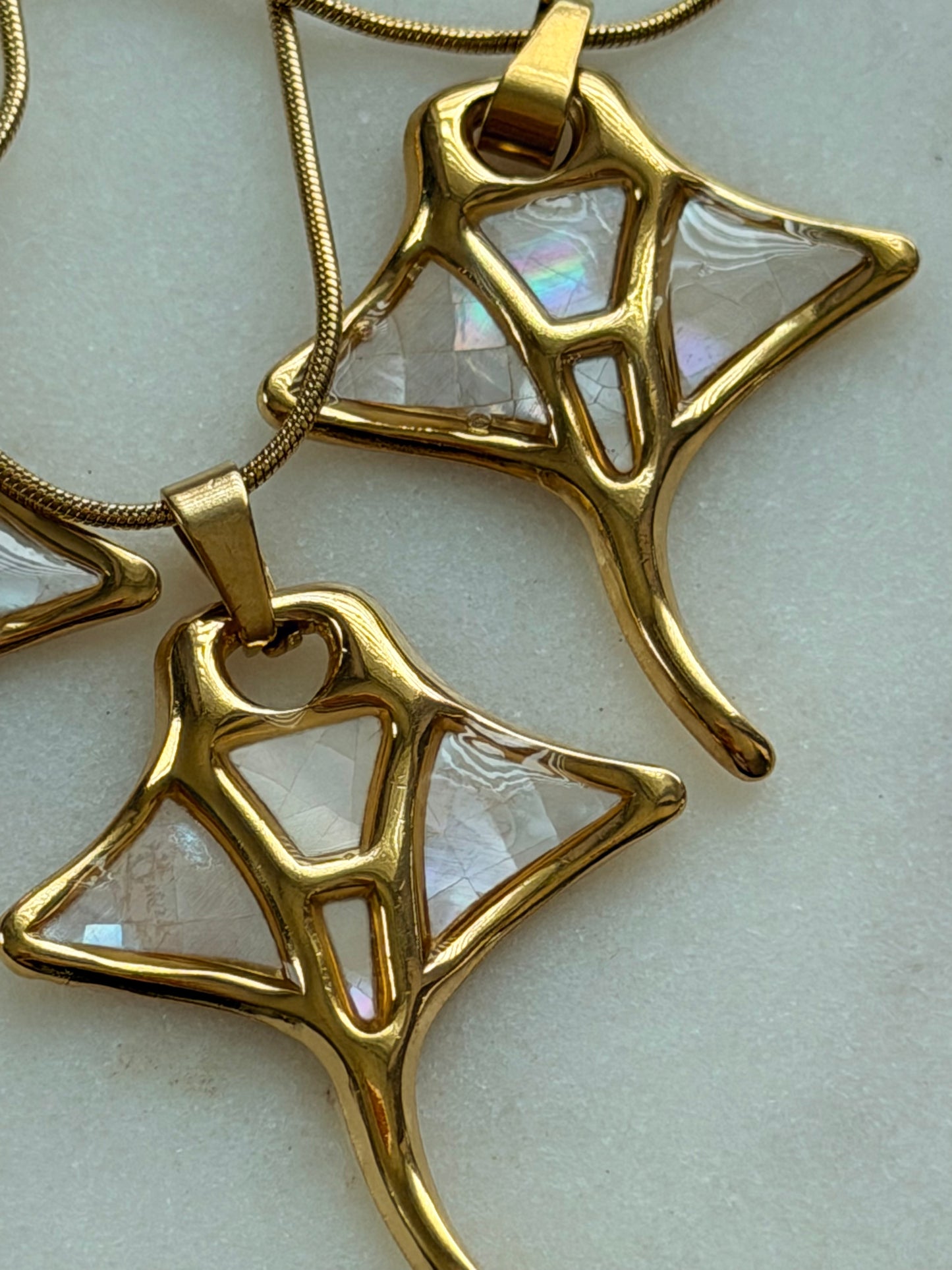 Nalu Necklace – Iridescent White Manta Ray Charm