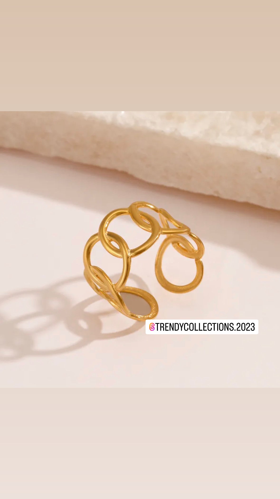 Looped ring