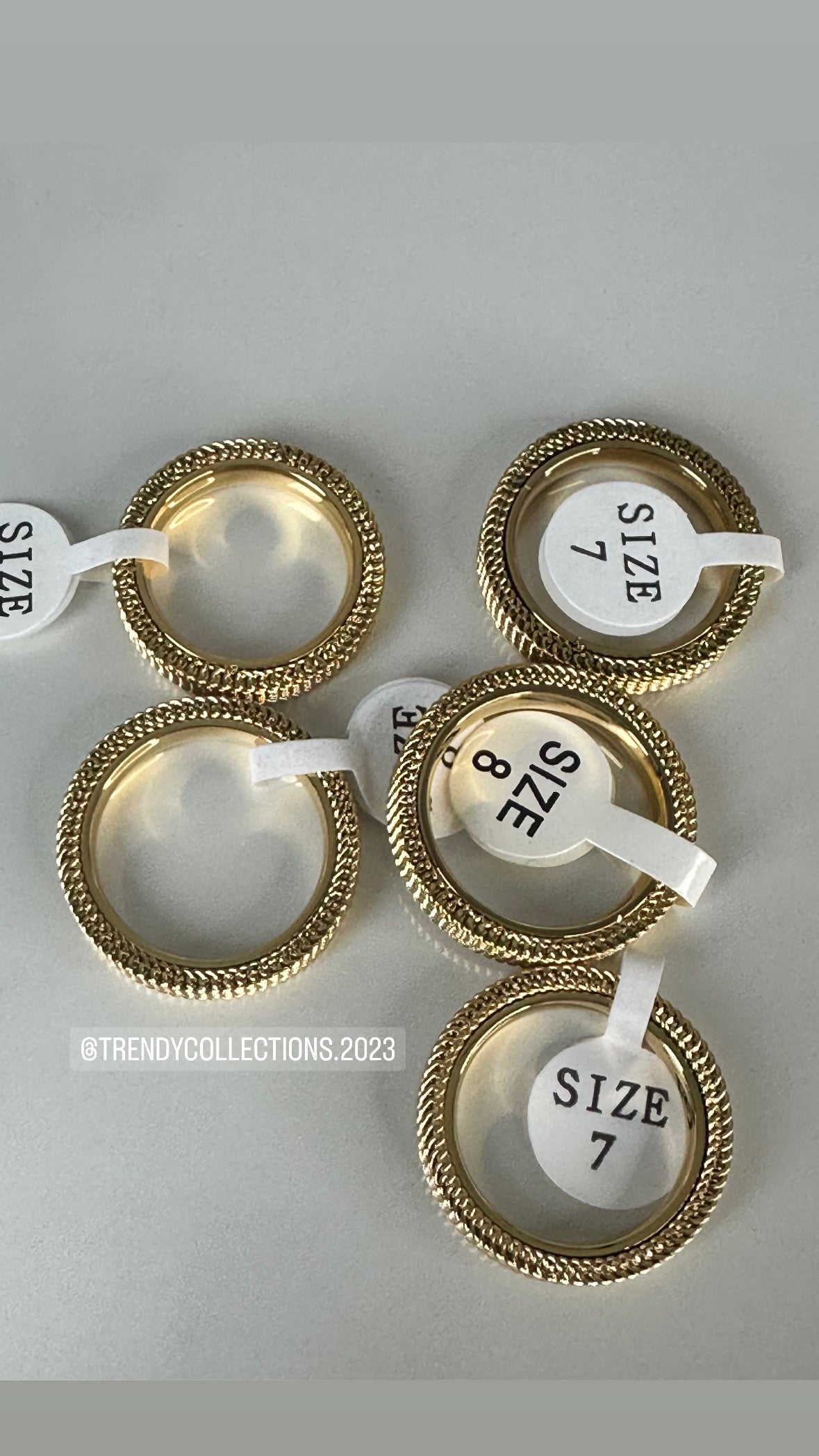 String Ring (Gold)