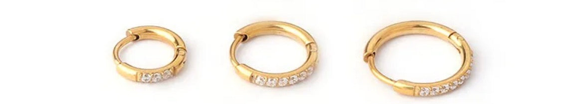 Ariadna Halo Huggie Earrings – 18K Gold PVD Zirconia Hoops