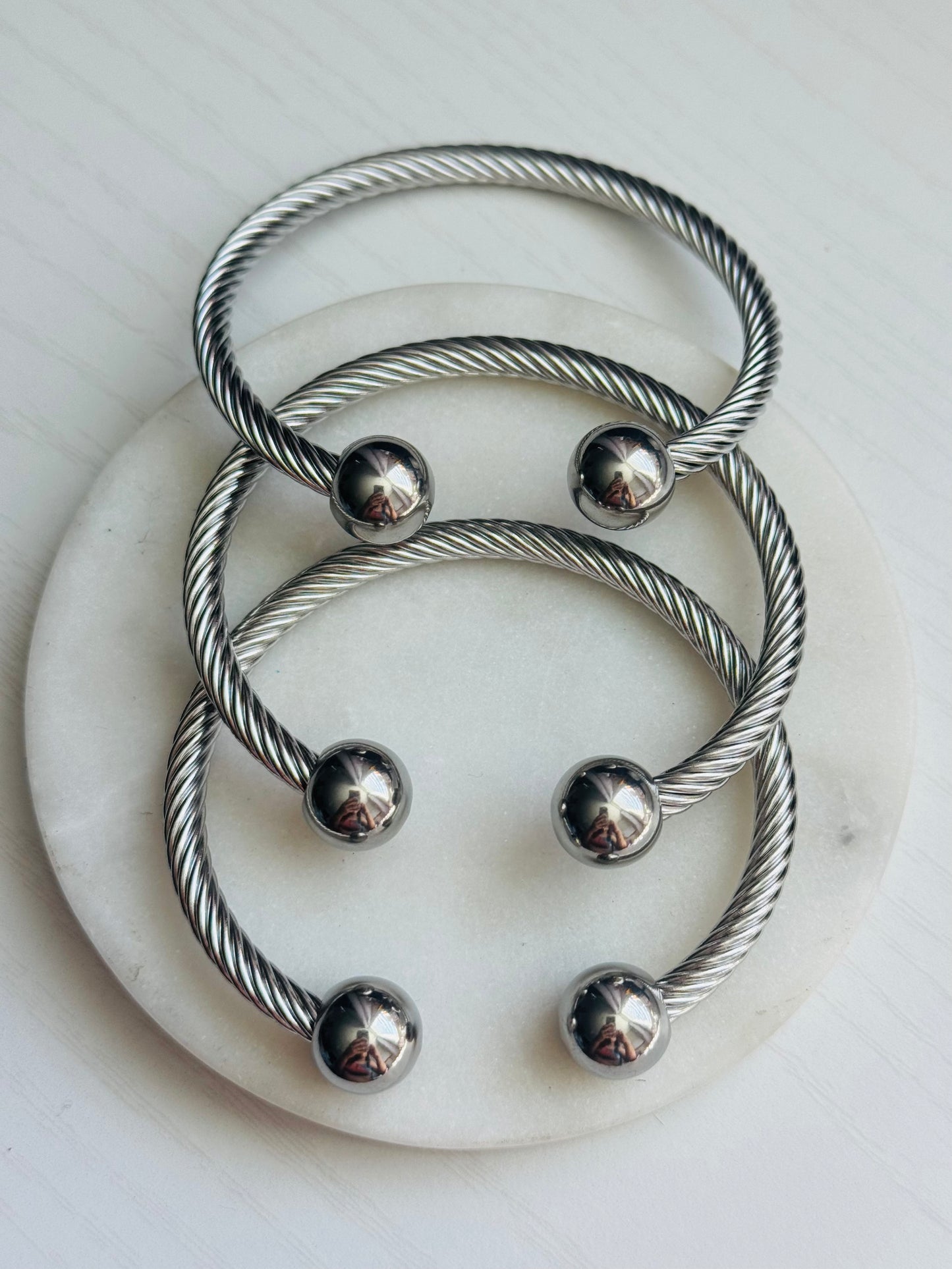 Élan Bold Silver Open Bangle- Stainless Steel Unisex Cuff Bracelet