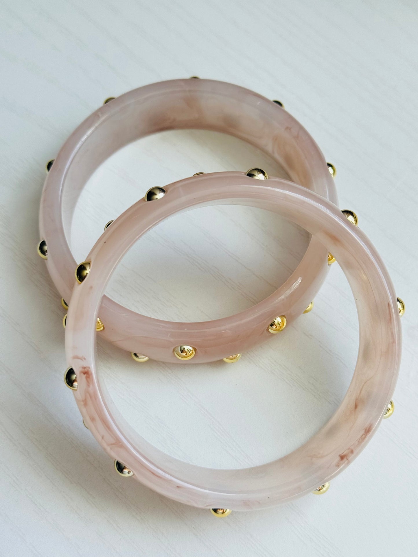 Amira Bold Resin Statement Bracelet – Blush Pink & Gold Details
