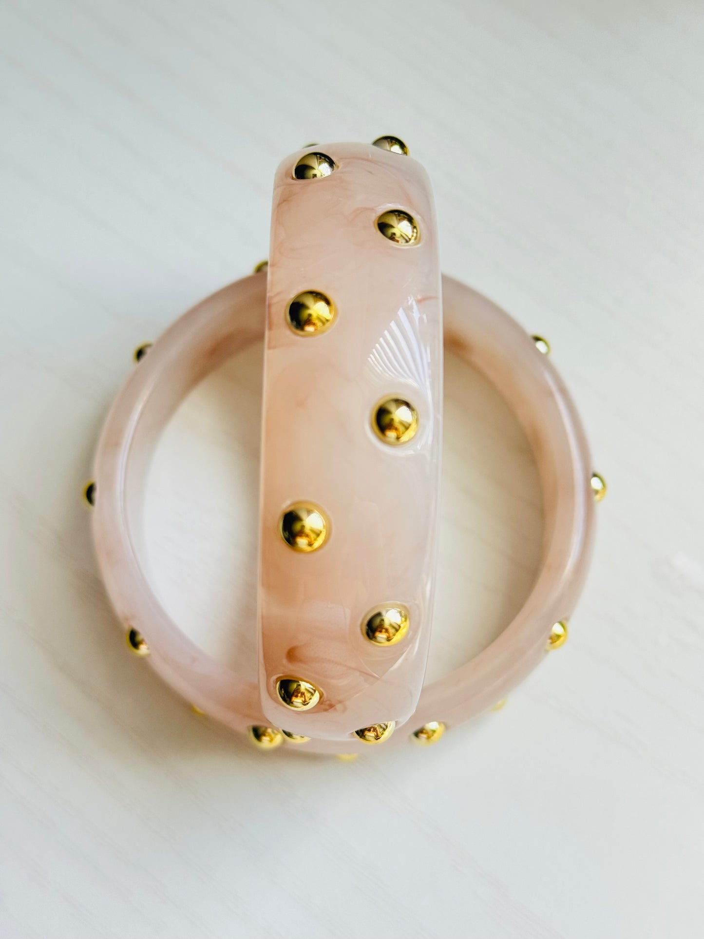 Amira Bold Resin Statement Bracelet – Blush Pink & Gold Details