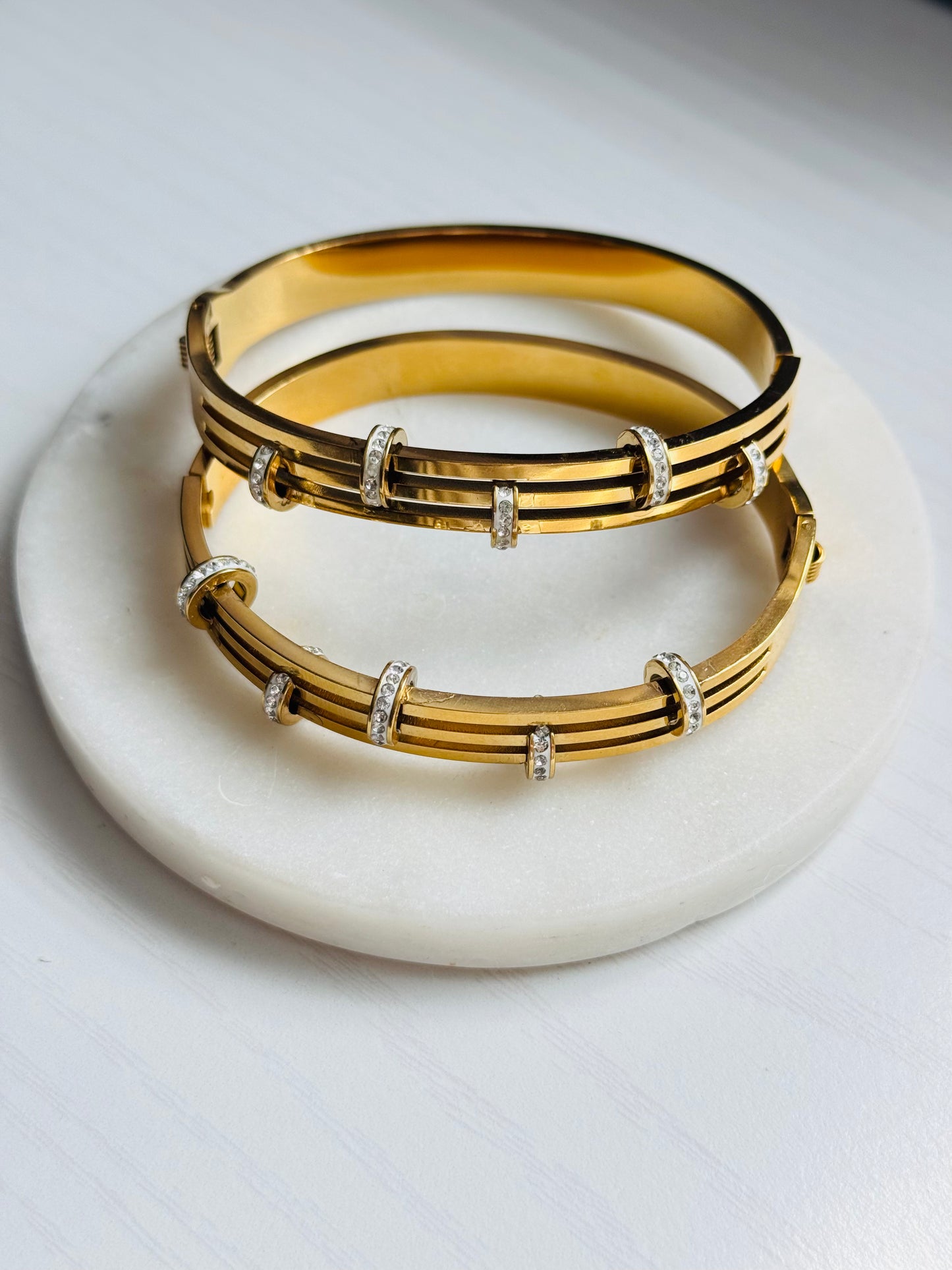 Sparkle Bangle – Bold Crystal Stainless Steel Bracelet