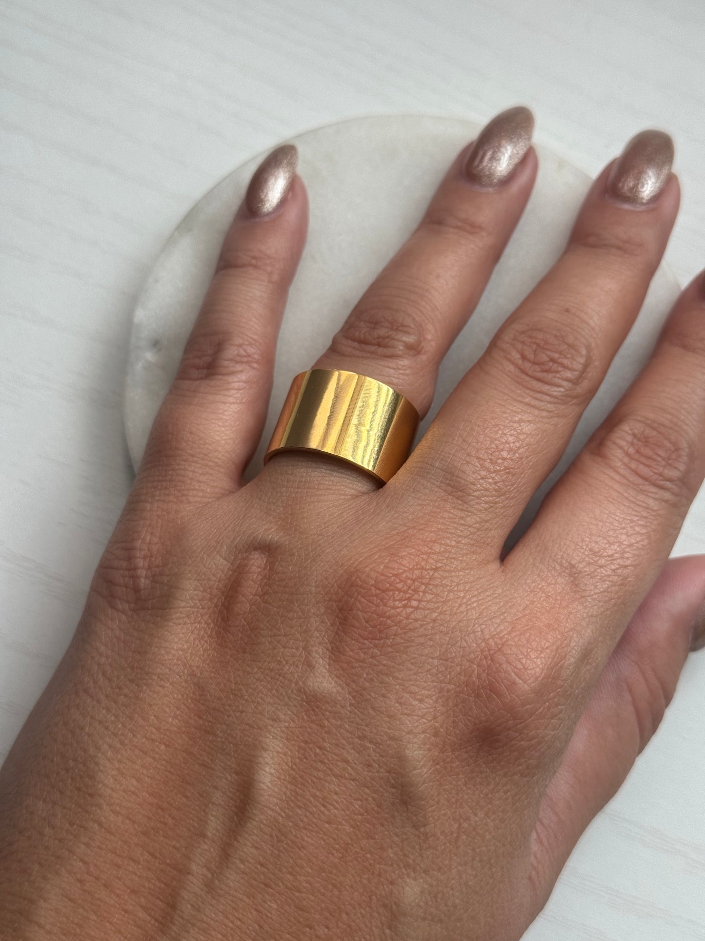 Sirus Ring – Bold 18K Gold Plated Stainless Steel Band