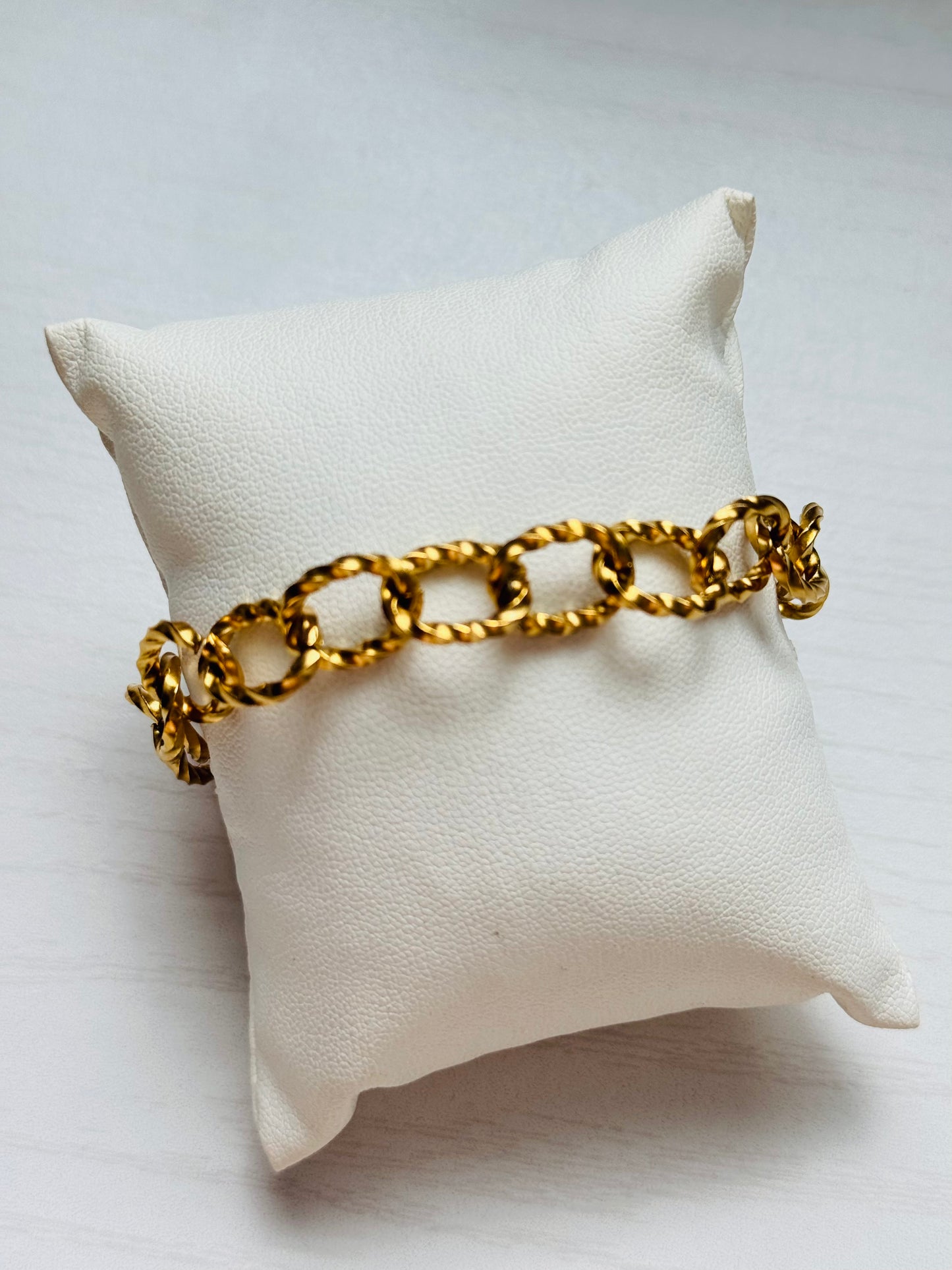 Vera Hammered Chain Bracelet - Made for You Collection