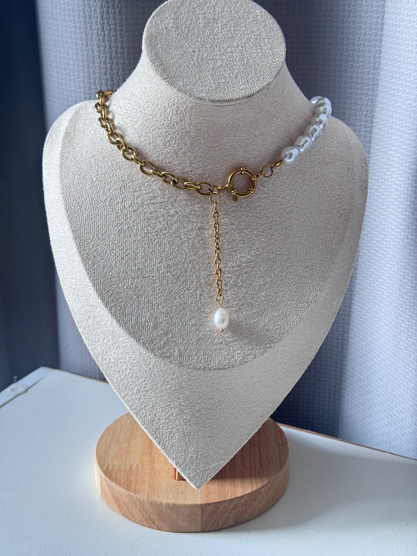 Marea Necklace – Pearl & Chain Statement Lariat