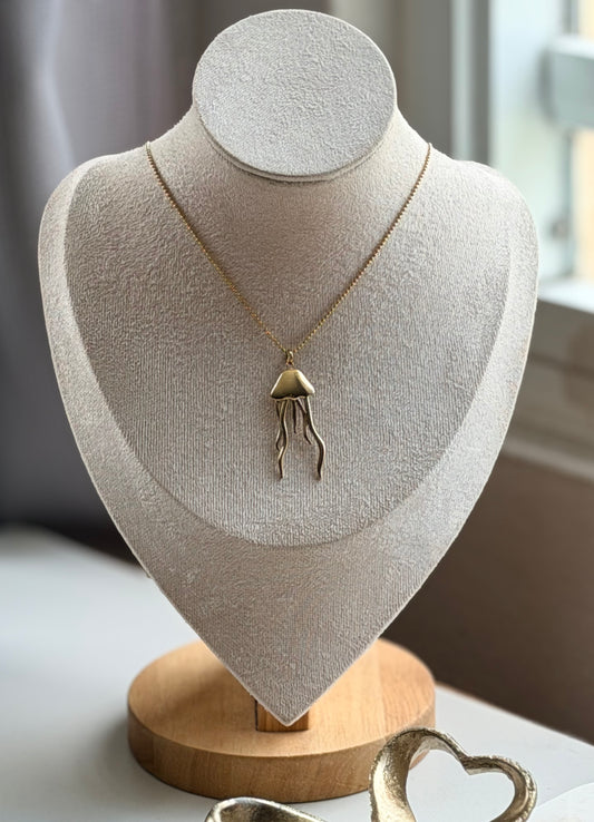 Maris Necklace – Jellyfish Charm