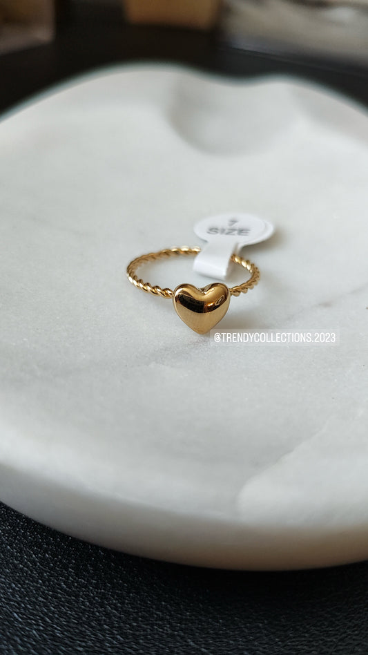Heart string ring
