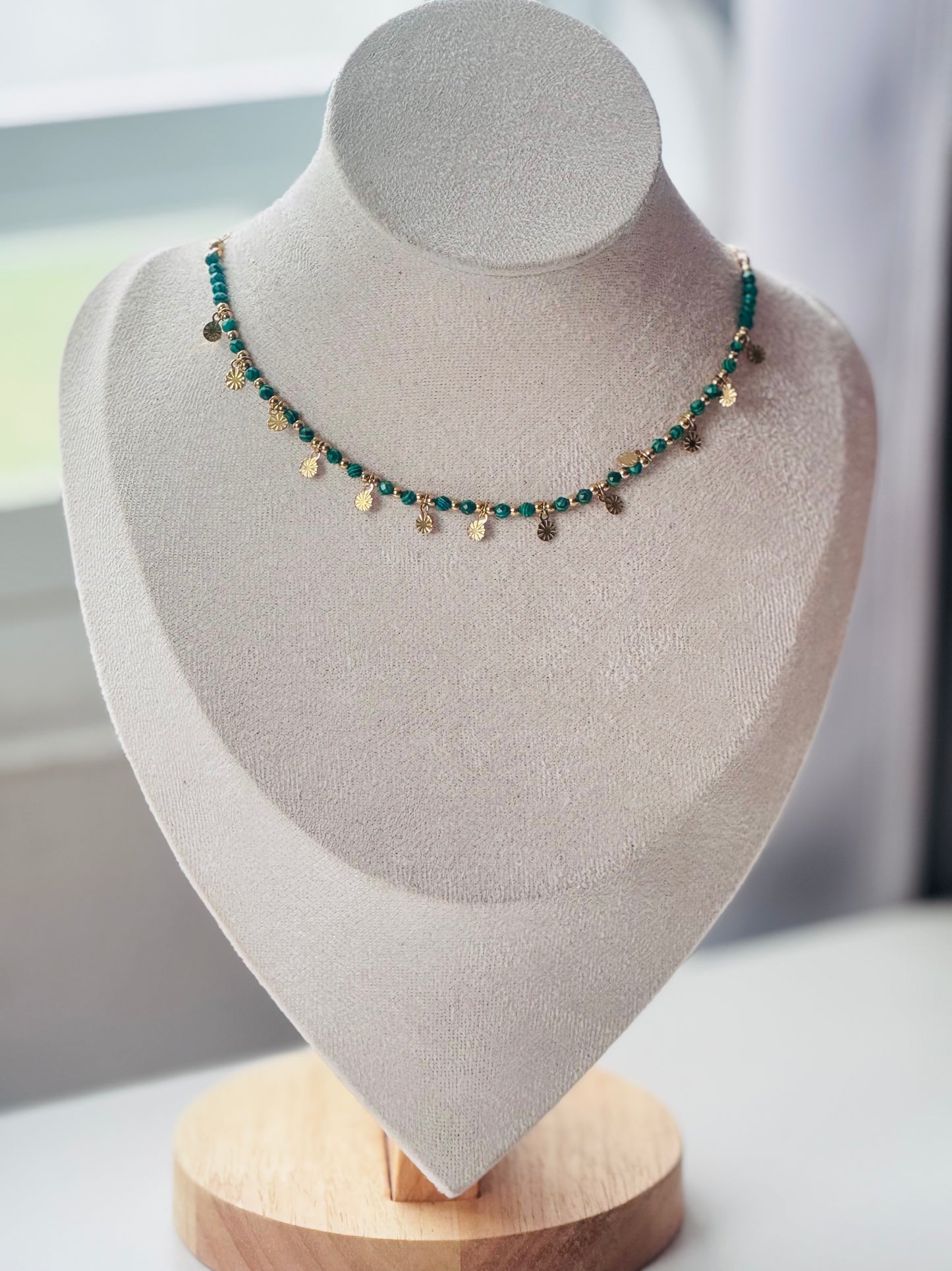 Maré Malachite Beaded Necklace – Gold Stainless Steel Layering Necklace