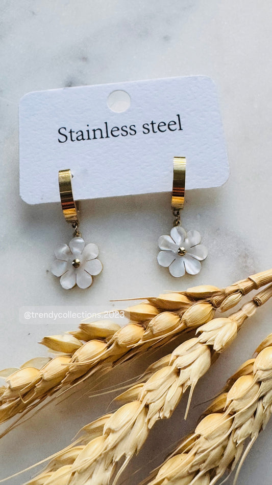Sweet Daisy Earrings